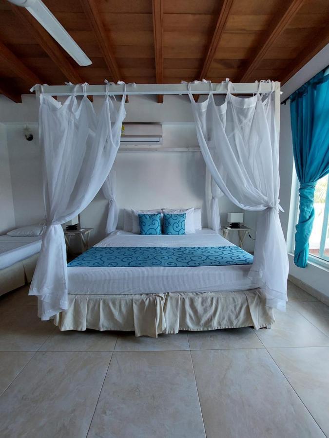 Hotel 3 Banderas Manzanillo Del Mar Cartagena Екстериор снимка