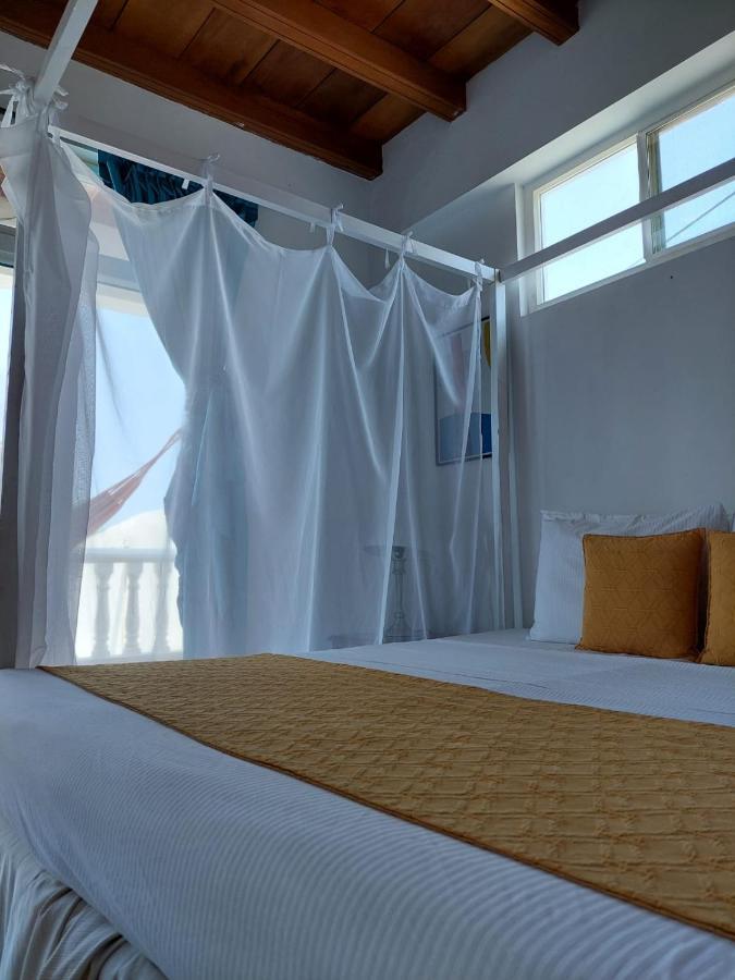 Hotel 3 Banderas Manzanillo Del Mar Cartagena Екстериор снимка