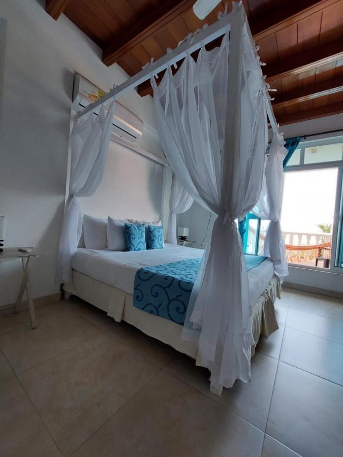 Hotel 3 Banderas Manzanillo Del Mar Cartagena Екстериор снимка
